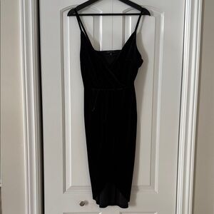 Dynamite Velvet Elegant Black Midi Dress